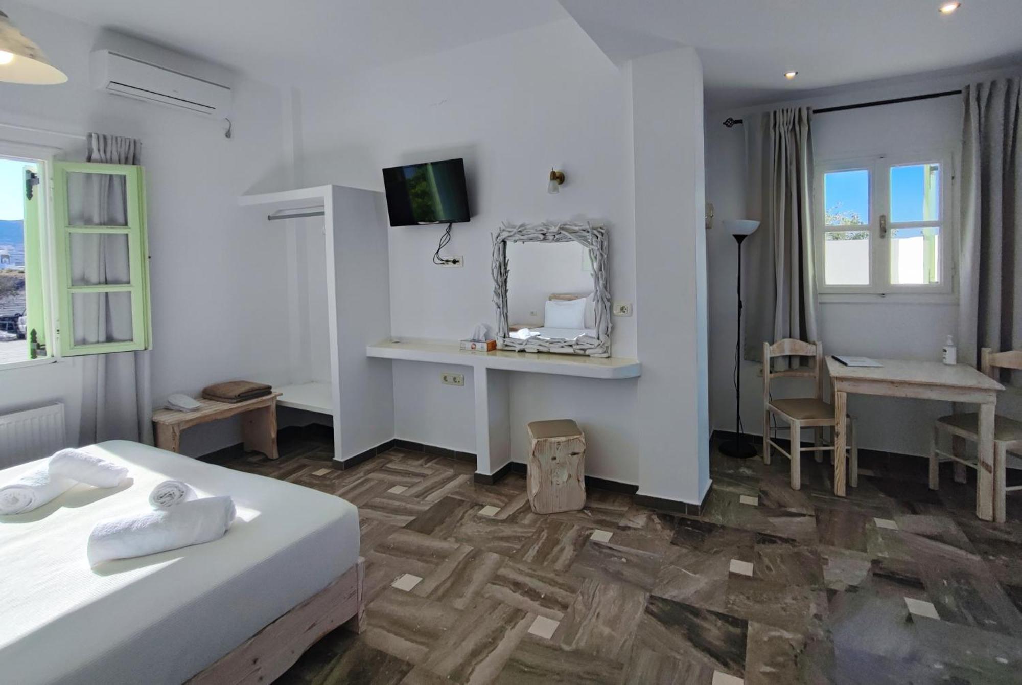 The Cliff Reflections - Adults Only Apartment Мегалохори Екстериор снимка